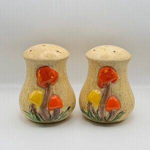 Mushroom Salt and Pepper Shaker mushroom vintage Grandmacore retro collector